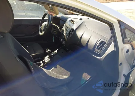 2017 Kia Forte Lx z USA, uszkodzony, nr VIN 3KPFL4A70HE134952